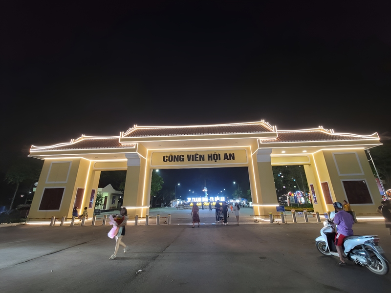 Địa điểm vui chơi Thanh Hóa tại công viên Hội An náo nhiệt về đêm