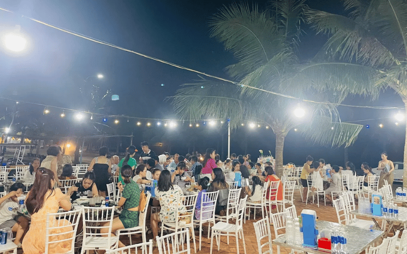 Nhà hàng Thơi Dung biển Hải Tiến