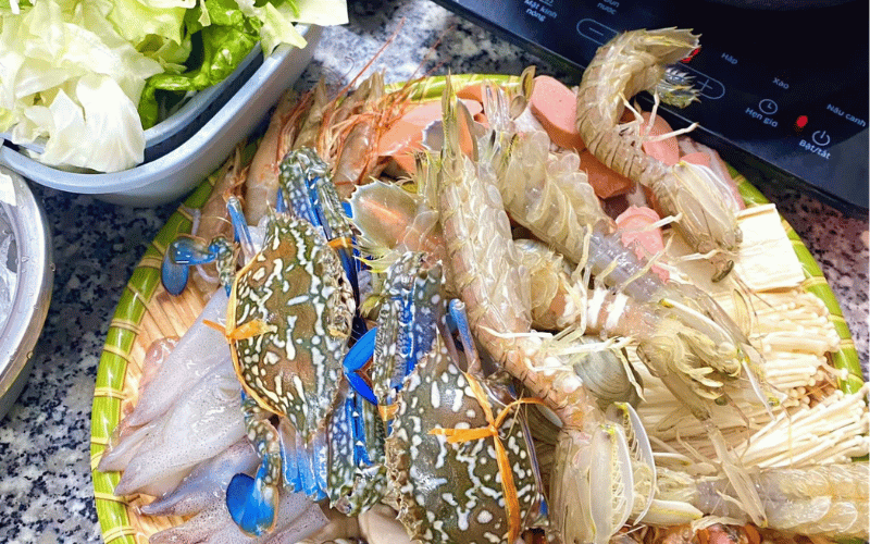 Quán hải sản cô Hà bình dân Thanh Hóa