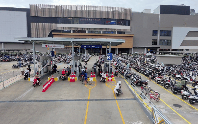 Lối vào bãi đỗ xe AEON MALL Thanh Hoá thông thoáng