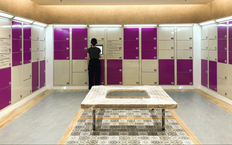 Tủ giữ đồ thông minh E-locker hiện đại.